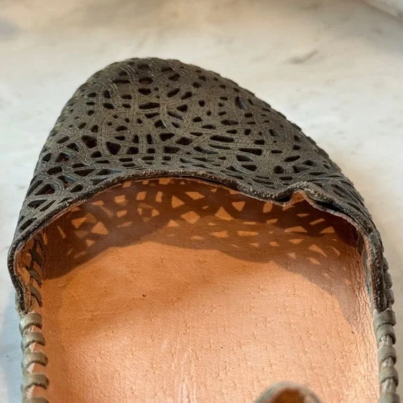 Pikolinos Mary Jane Flats Womens 38 Olive Green Leather Laser Cut Boho *Read - Picture 9 of 11